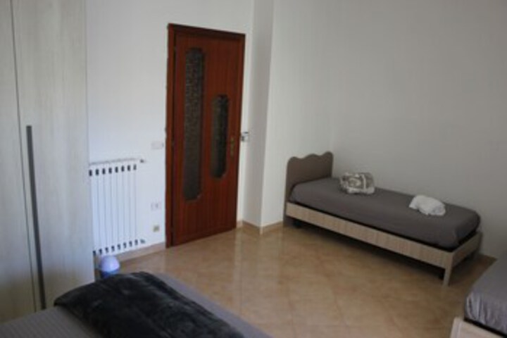 Room 25 of 33