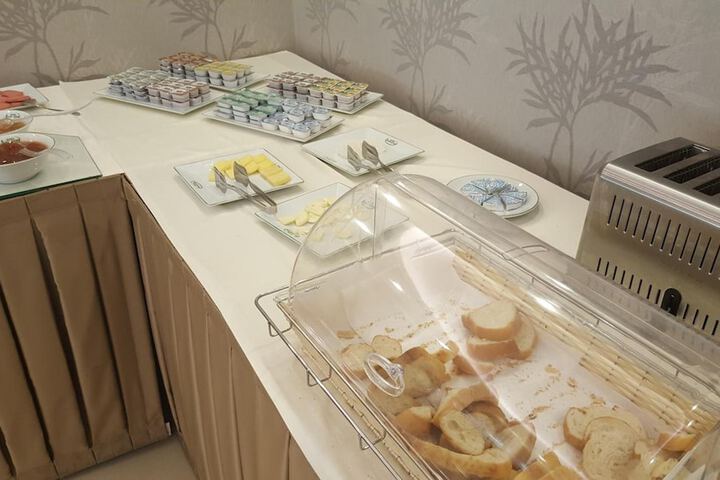 Dining 39 of 72