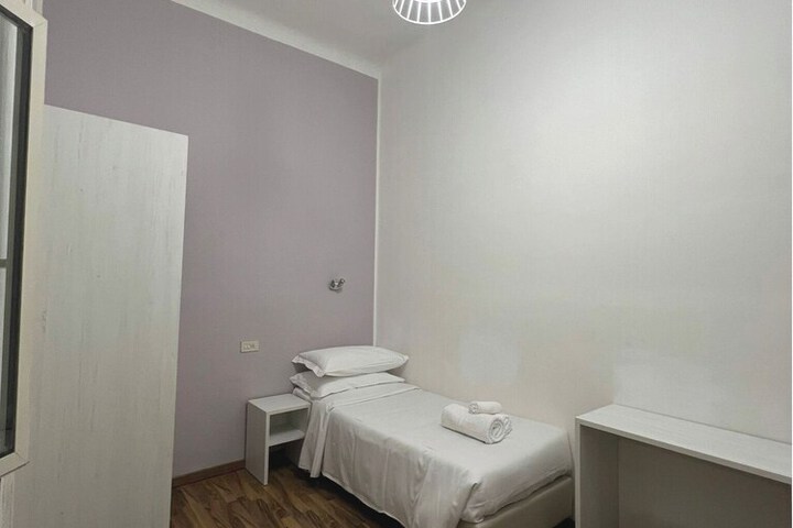 Room 13 of 24