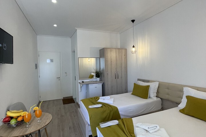 Room 42 of 111