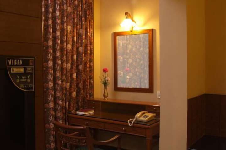 Room 20 of 28