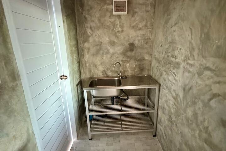 Room 11 of 28