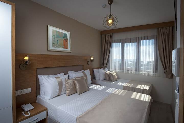 Room 30 of 99