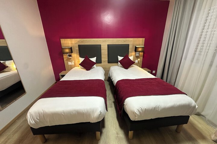 Room 11 of 22