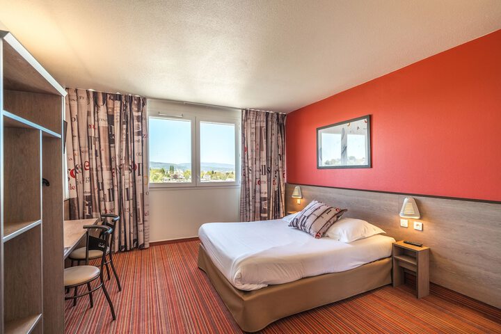 Room 14 of 36