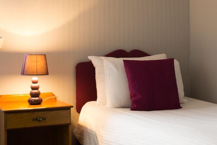 Room 2 of 21