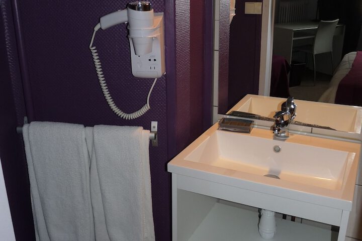 Room 42 of 64