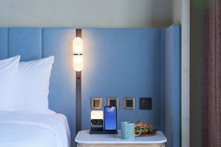 Room 27 of 122