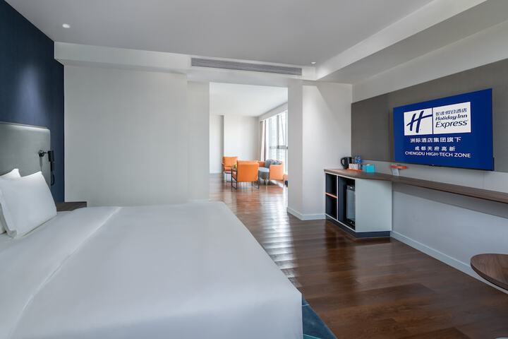 Room 21 of 61