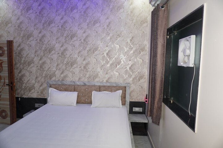 Room 17 of 54