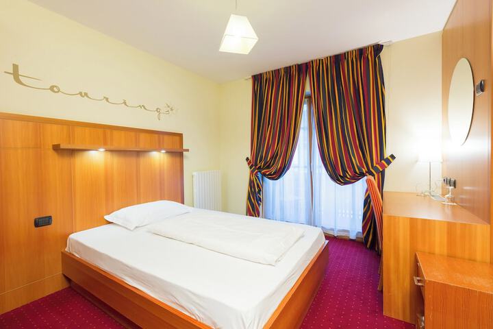Room 47 of 79