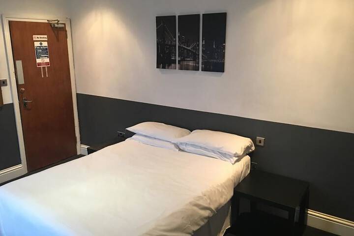 Room 1 of 5