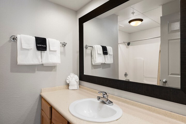 Room 146 of 220