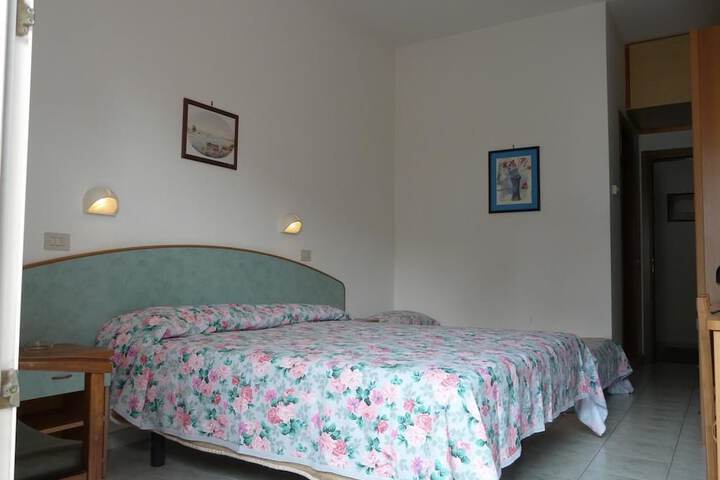 Room 16 of 35
