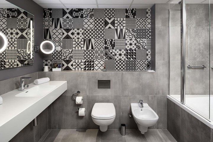 Room 10 of 82