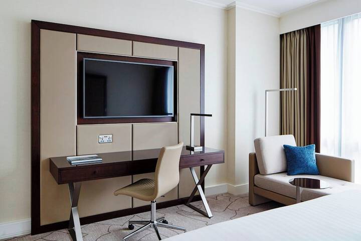 Room 17 of 85