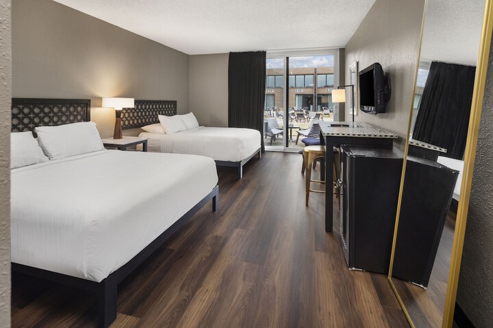 Double Accessible King Size Bed (4 of 7)