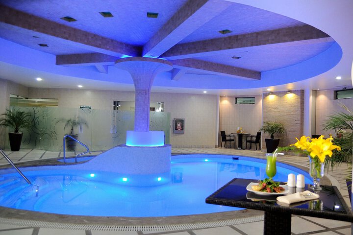 Pool Hotel