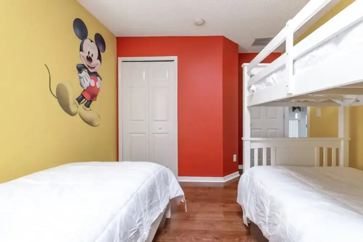 Room 3 of 18