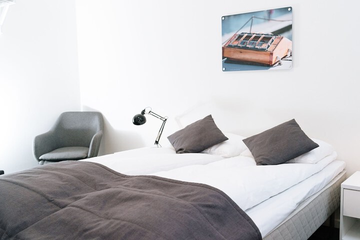 Room 8 of 50