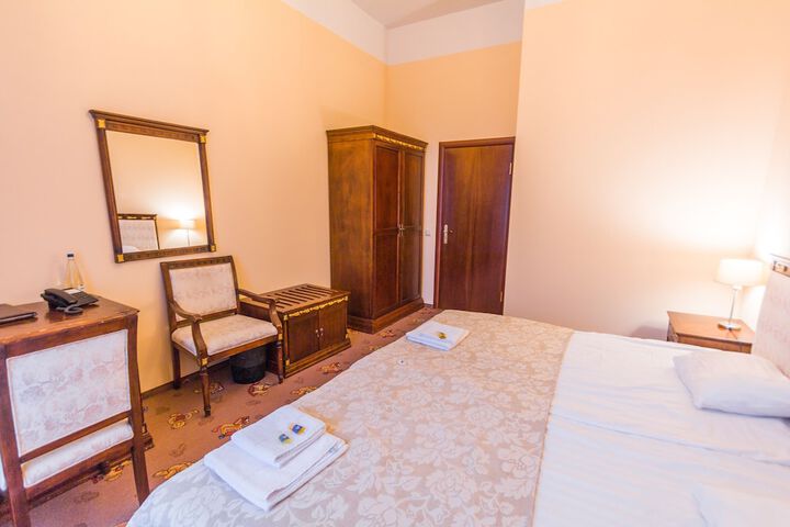 Room 73 of 131