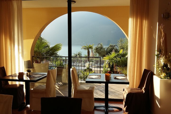 Dining Photos