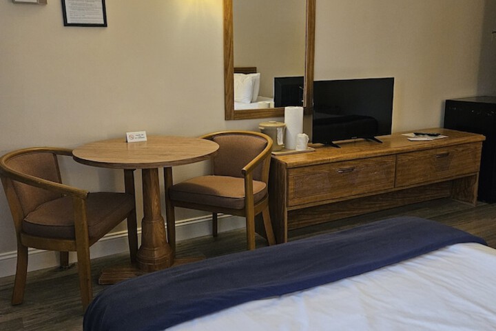 Room 11 of 29