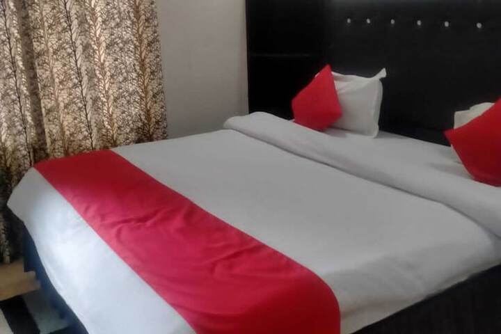 Room 8 of 28