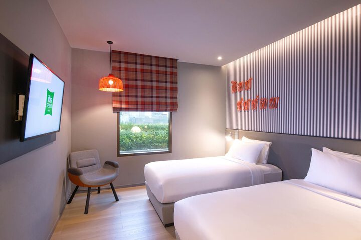 Room 5 of 54