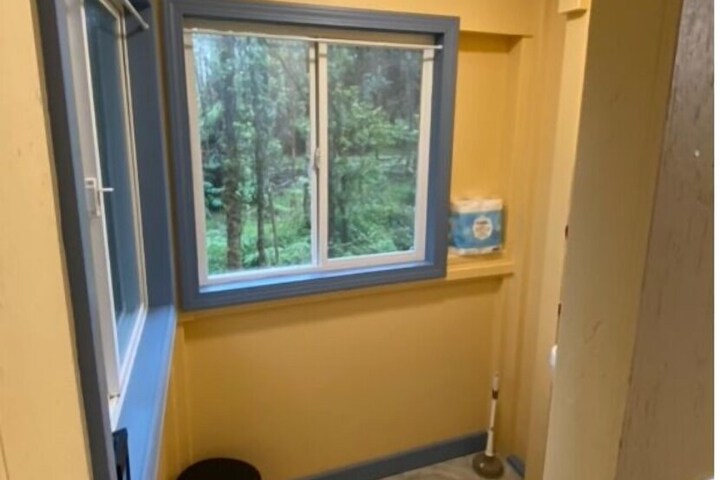 Room 18 of 37