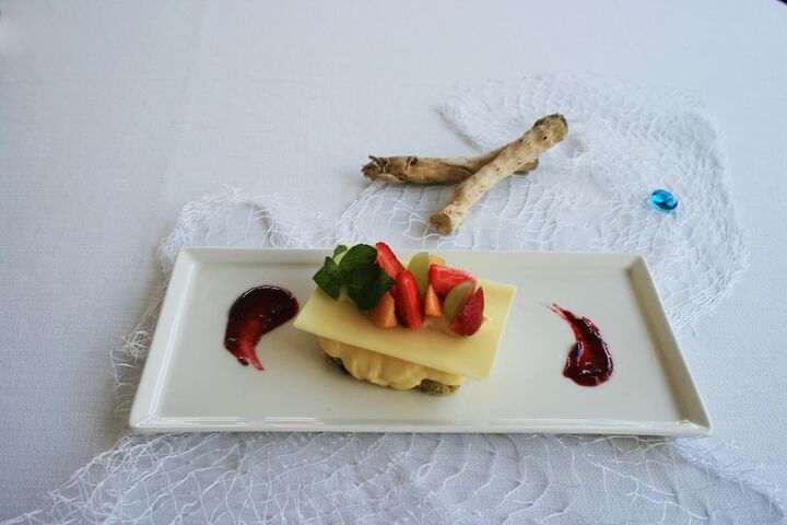 Dining 29 of 42