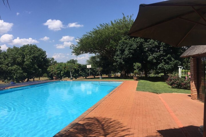 Pool 17 of 33