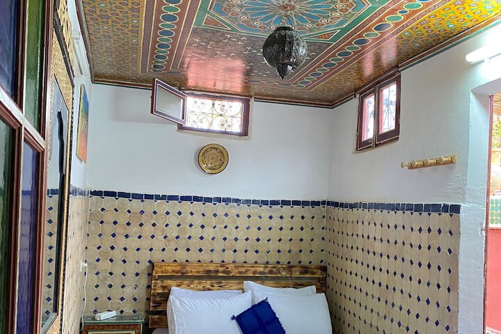 Room 12 of 37
