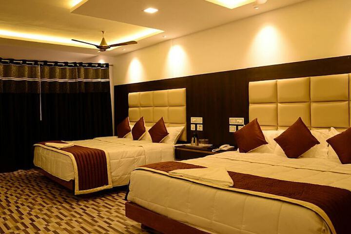 Room 2 of 30