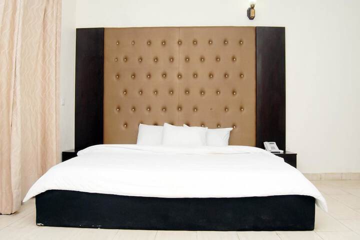 Room 15 of 28