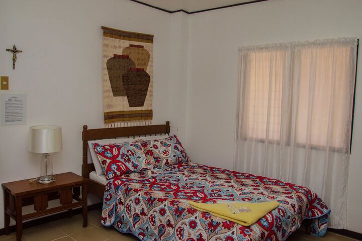 Room 10 of 48