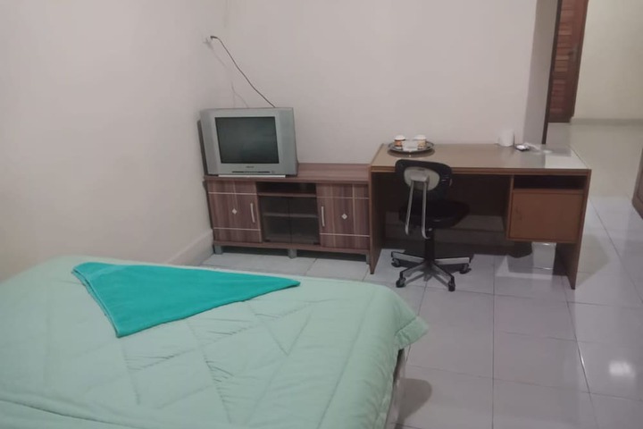 Room 7 of 14