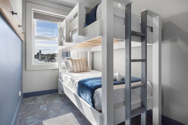 Room 2 of 47