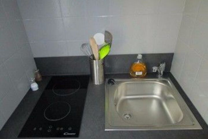 Room 8 of 11