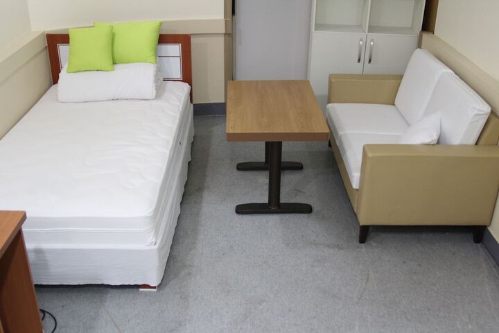 Room 7 of 13