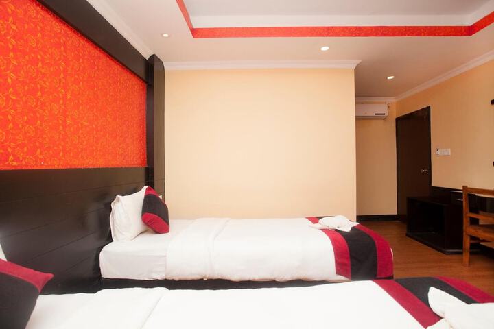 Room 38 of 61