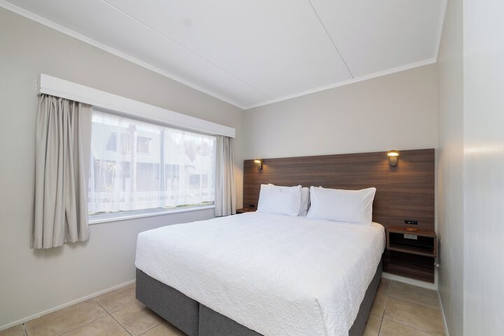 Room 10 of 34