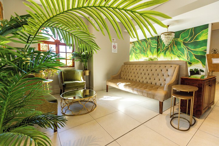 Entrance & Lobby
