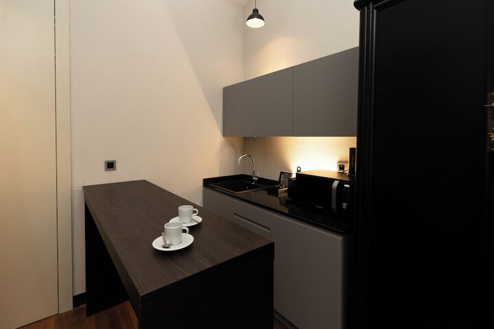Room 33 of 77
