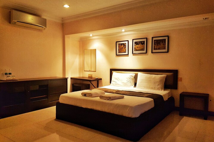 Room 2 of 69