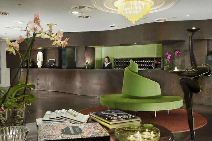 Guest Lobby