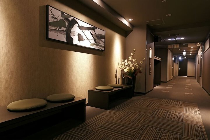 Ballroom/Hall 75 of 76