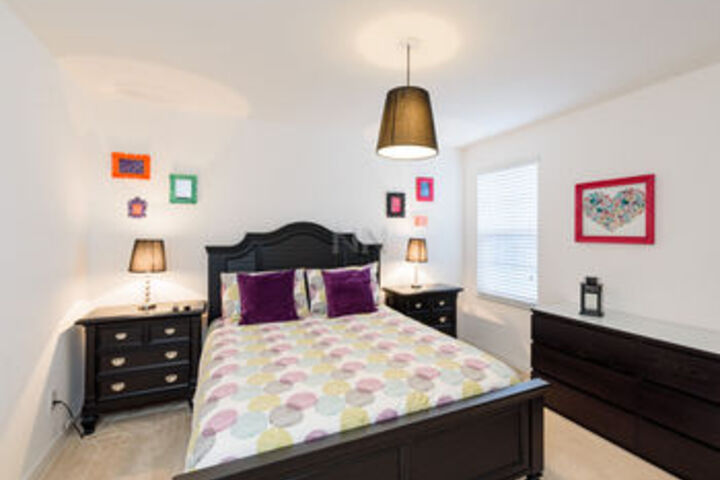 Room 305 of 687