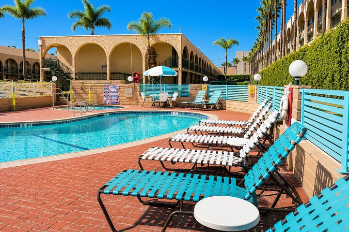 Hotel Pool