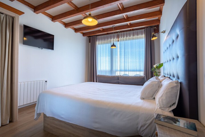 Room 6 of 29